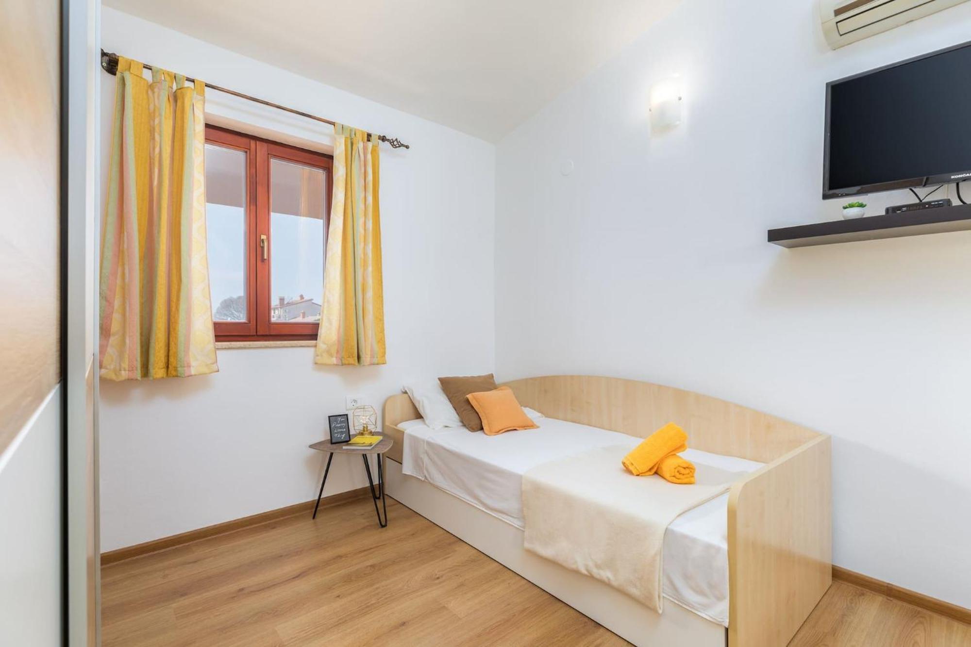 Holiday Home Dori Фажана Екстер'єр фото